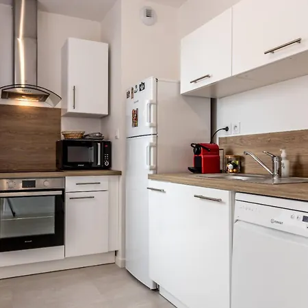Moderne Avec Terrasse Et Parking A - 4 Pers. - Fr-1-239-1152 Appartement